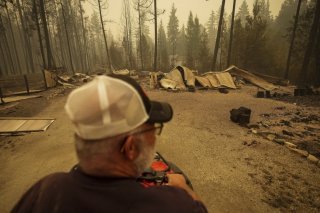 Le Canada est confronté cette année à une saison des incendies de forêt qui bat tous les records, avec plus d'un millier de feux encore actifs dans le pays.